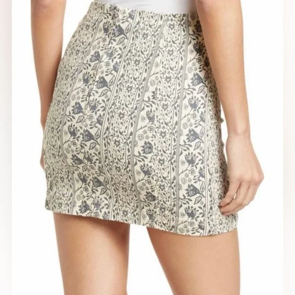 Free People Modern Femme Floral Denim Skirt Size 12 - Picture 2 of 6
